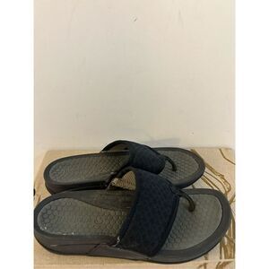 Baretrap wedge sandals size 6m Daisie black thick strap 1.5" heel shoes